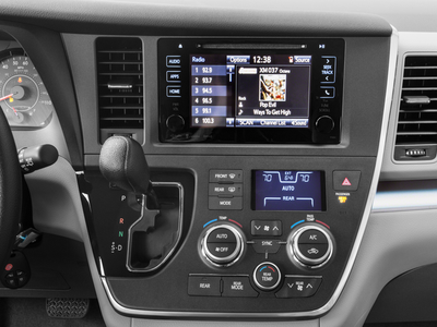 2017 Toyota Sienna LE Auto Access Seat