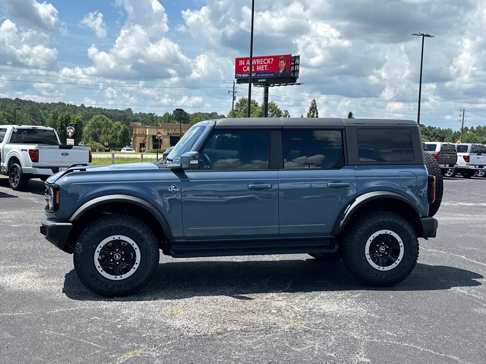 2025 Ford Bronco OUTER BANKS 4 DOOR 4X4