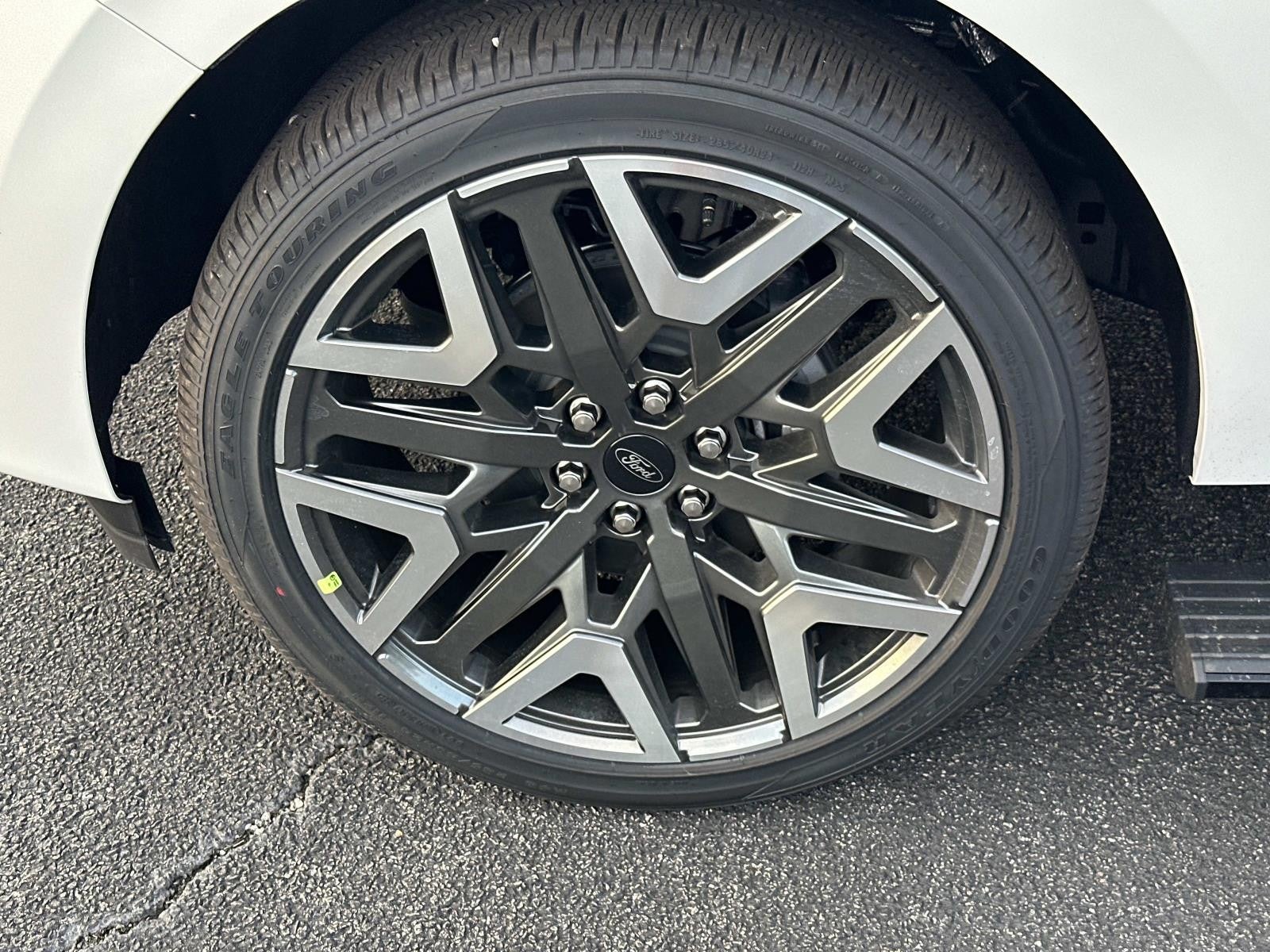 2026 Ford Expedition Max PLATINUM 4X4