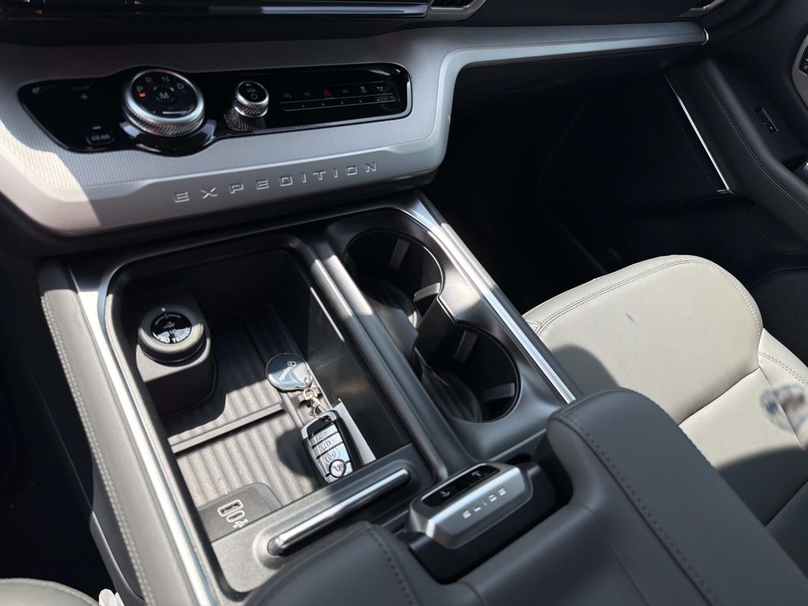 2026 Ford Expedition ACTIVE 4X2