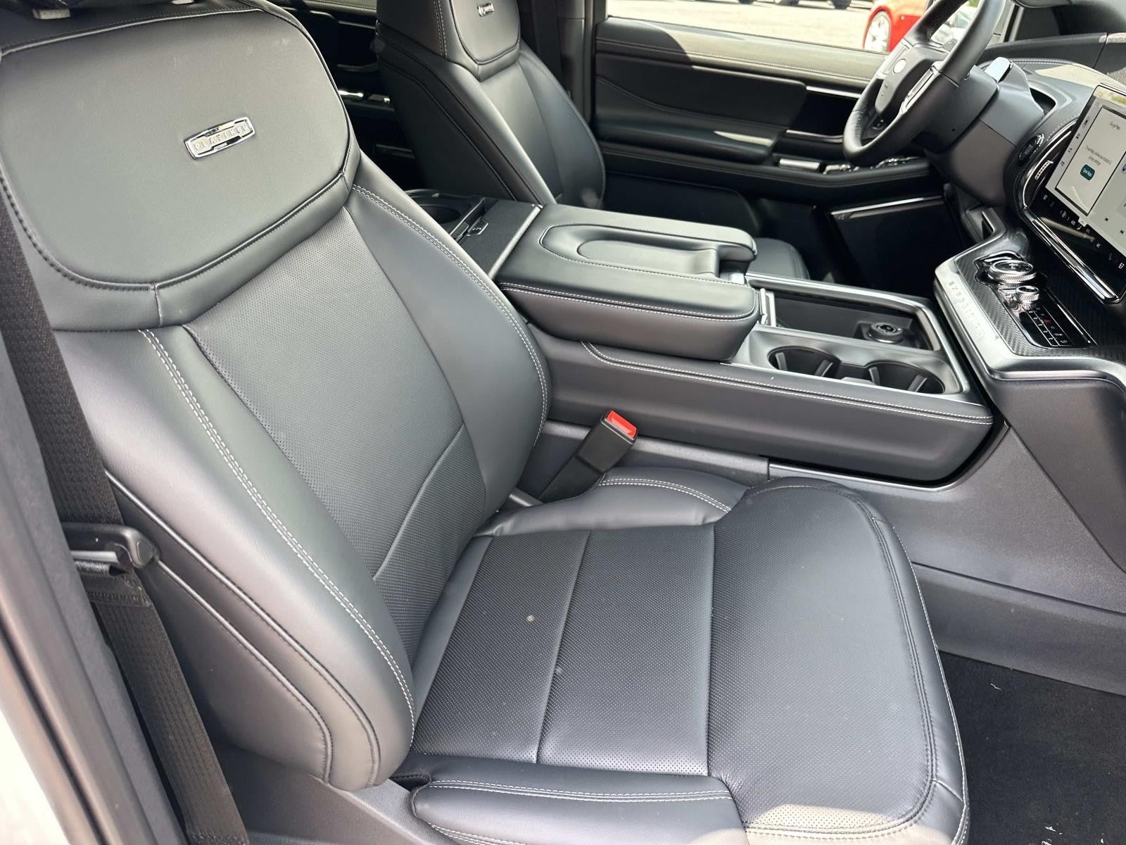 2026 Ford Expedition PLATINUM 4X4