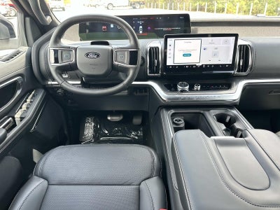 2026 Ford Expedition PLATINUM 4X4