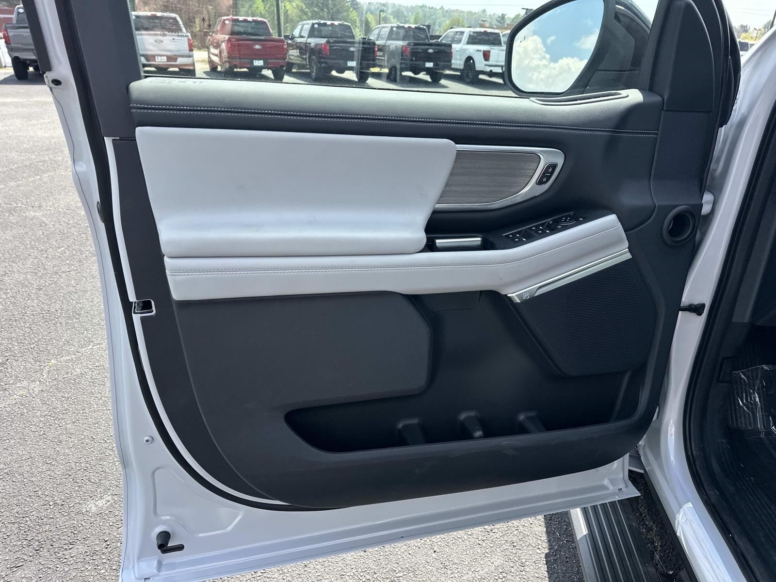 2026 Ford Expedition PLATINUM 4X4