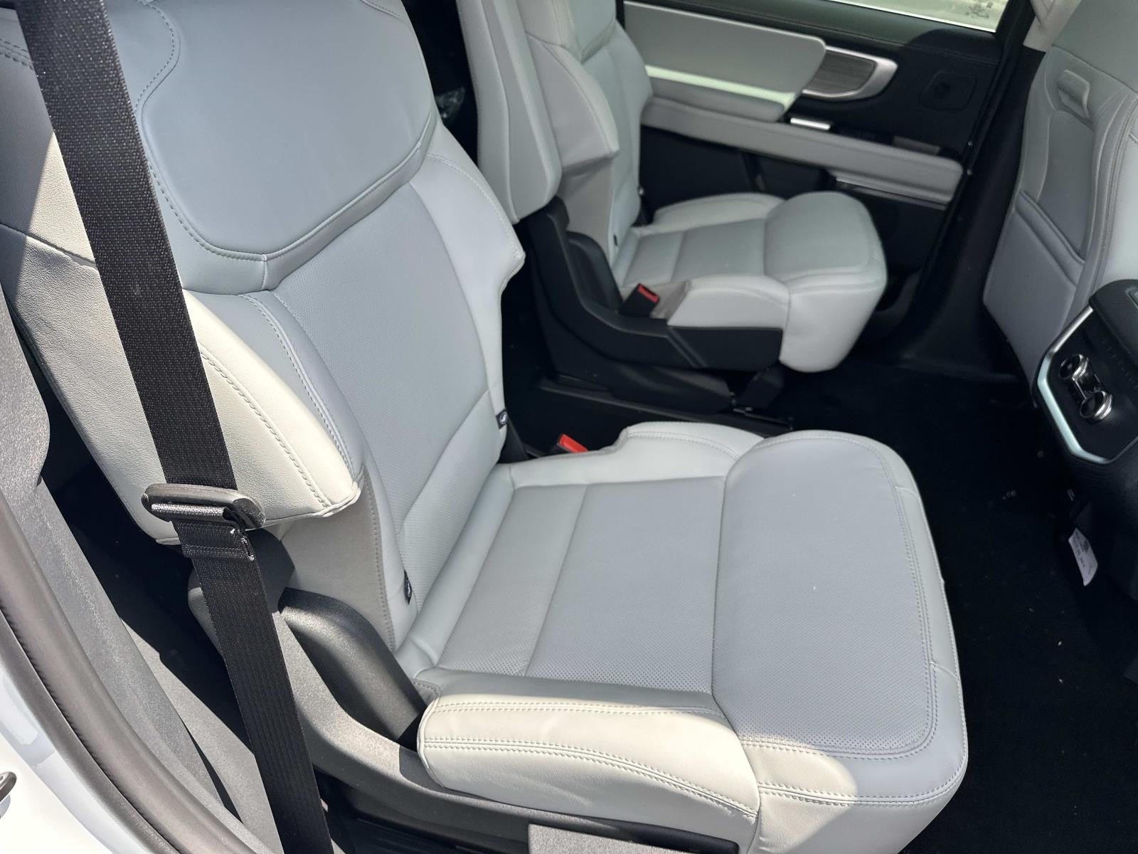 2026 Ford Expedition PLATINUM 4X4