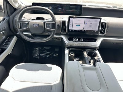 2026 Ford Expedition PLATINUM 4X4