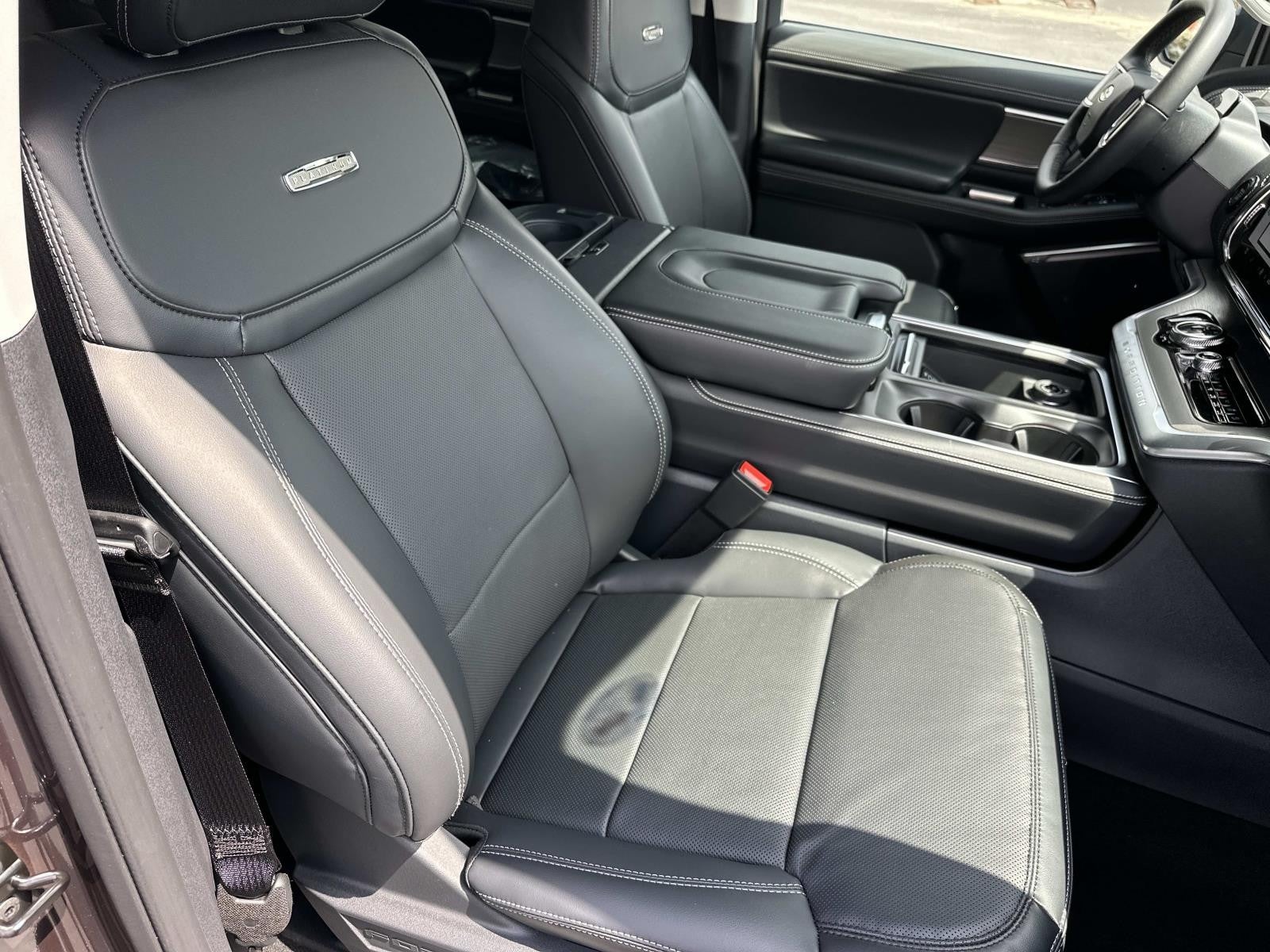 2026 Ford Expedition PLATINUM 4X4