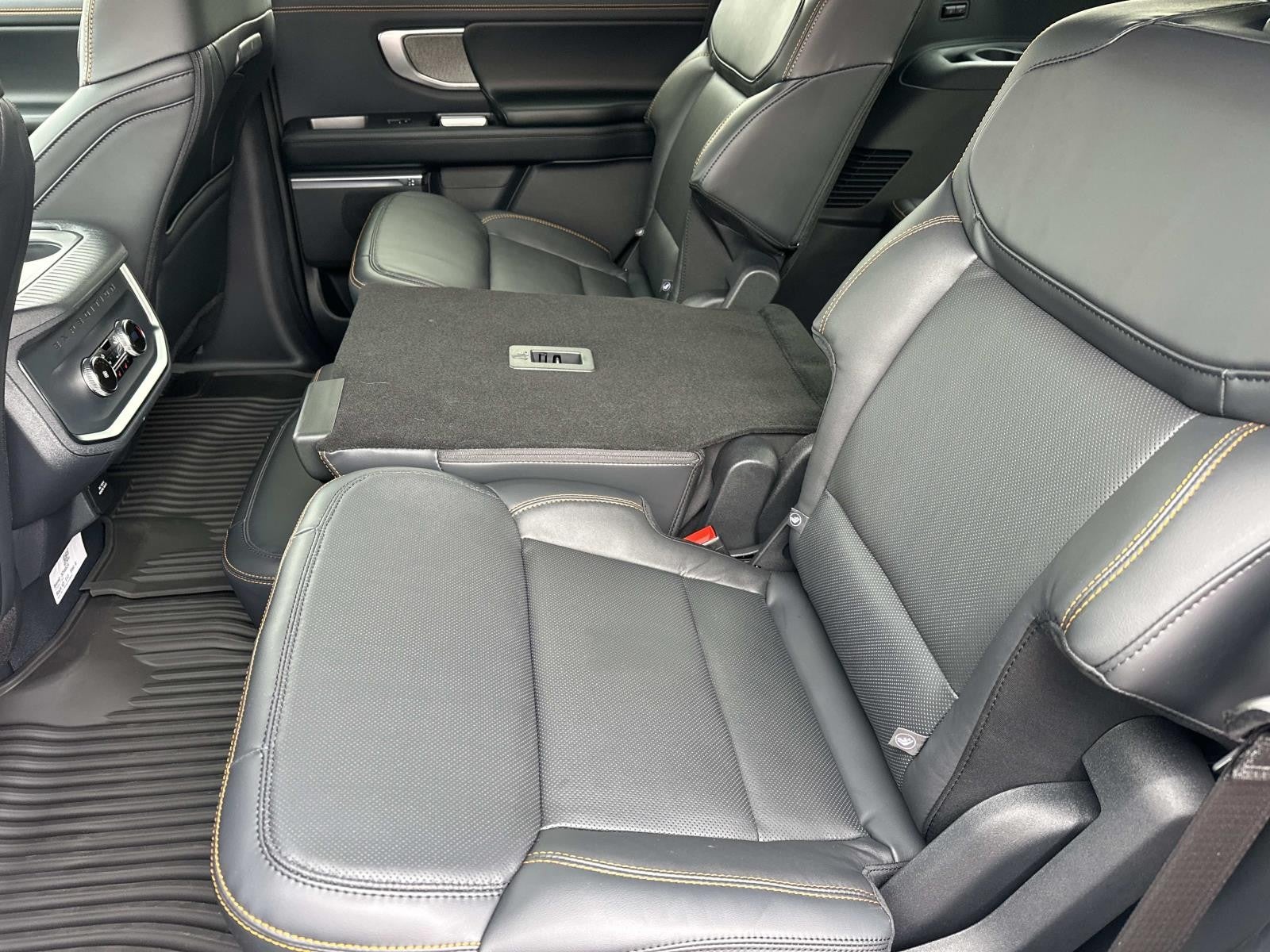 2025 Ford Expedition TREMOR 4X4 PUG PACKAGE