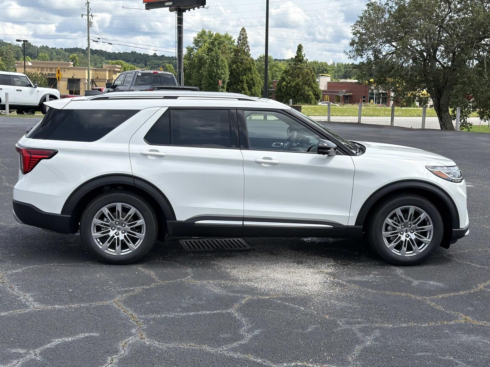 2026 Ford Explorer PLATINUM RWD