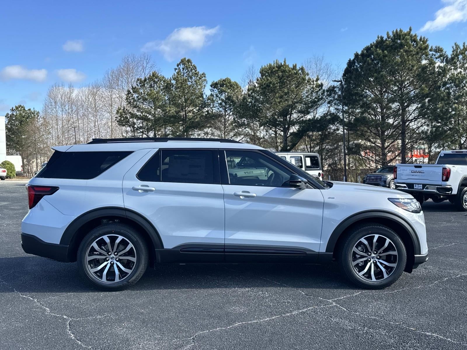 2026 Ford Explorer ST-LINE RWD