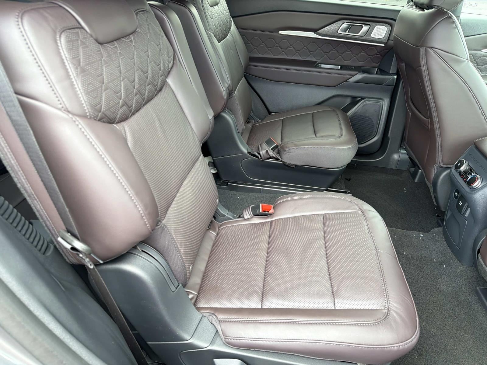 2026 Ford Explorer PLATINUM 4WD