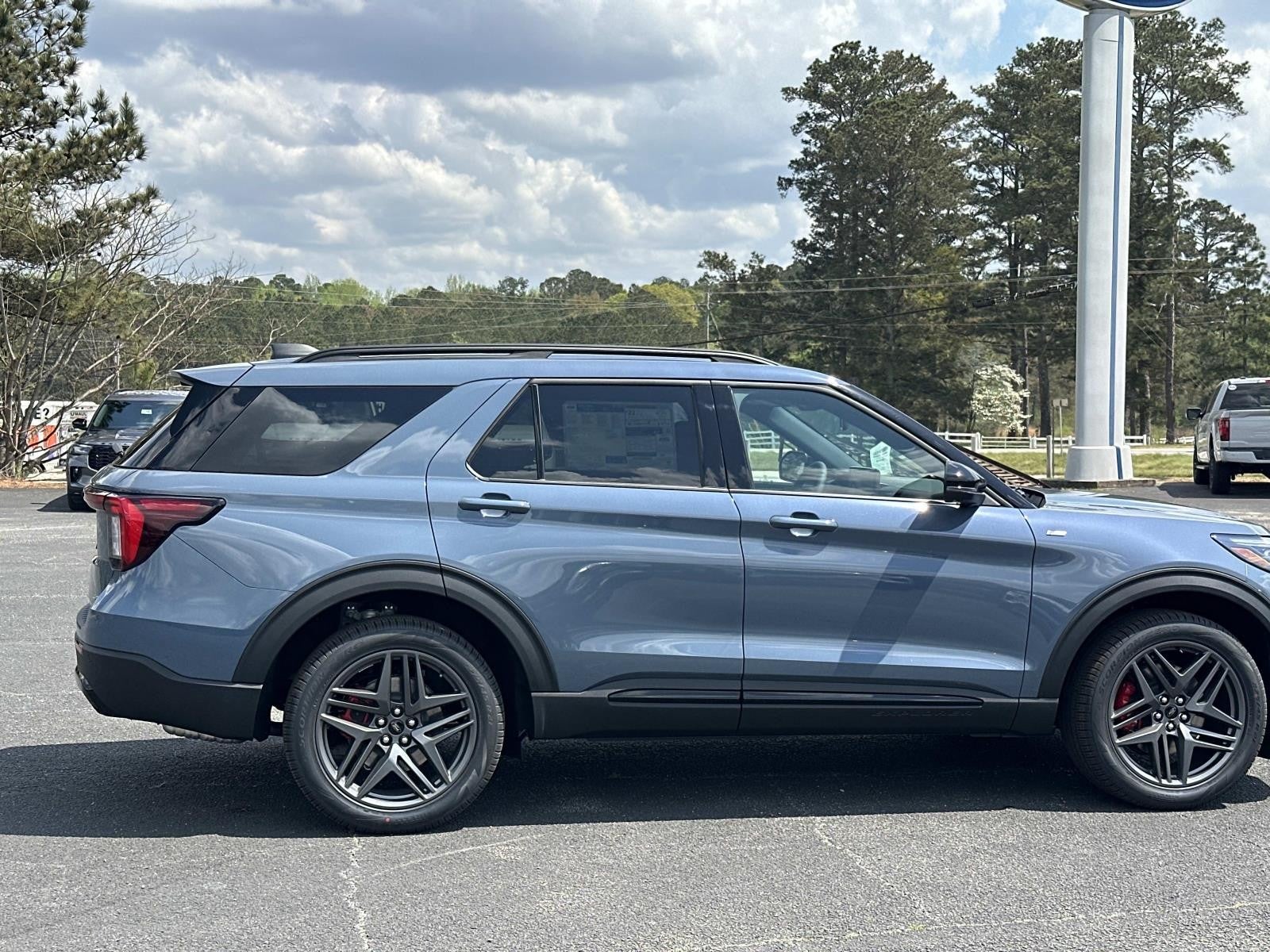 2026 Ford Explorer ST-LINE 4WD