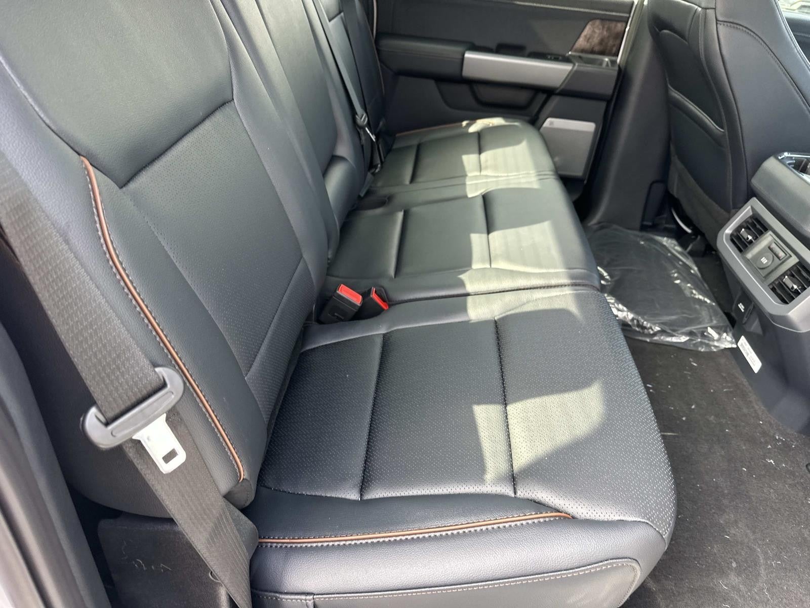 2026 Ford Super Duty F-350 SRW LARIAT 2WD CREW CAB 6.75'