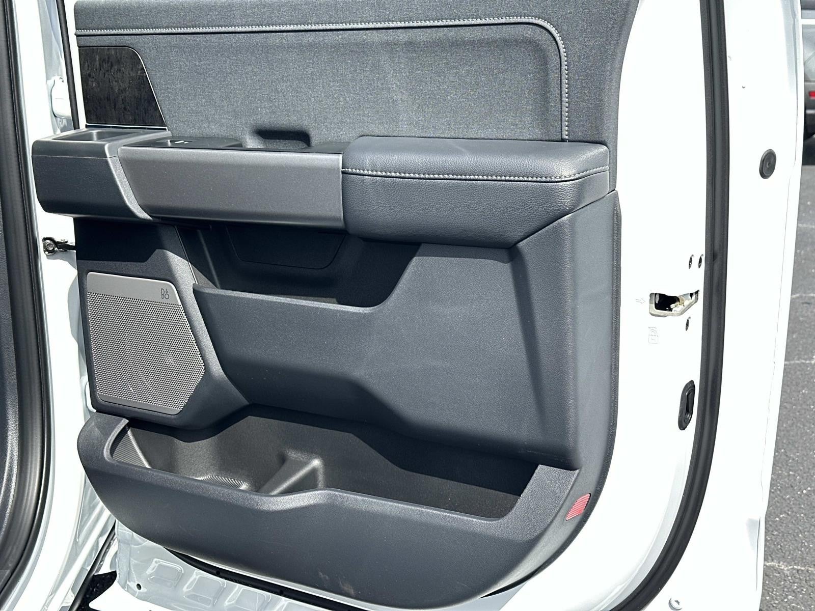 2026 Ford Super Duty F-350 SRW LARIAT 2WD CREW CAB 6.75'