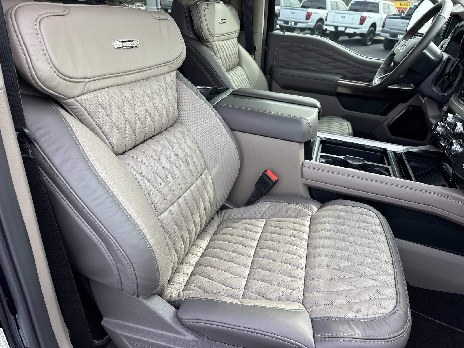 2026 Ford Super Duty F-350 DRW PLATINUM 4WD CREW CAB 8'