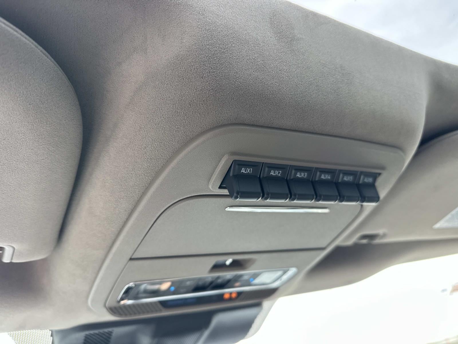 2026 Ford Super Duty F-350 DRW PLATINUM 4WD CREW CAB 8'