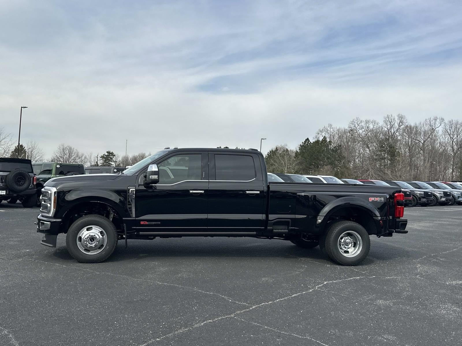 2026 Ford Super Duty F-350 DRW PLATINUM 4WD CREW CAB 8'