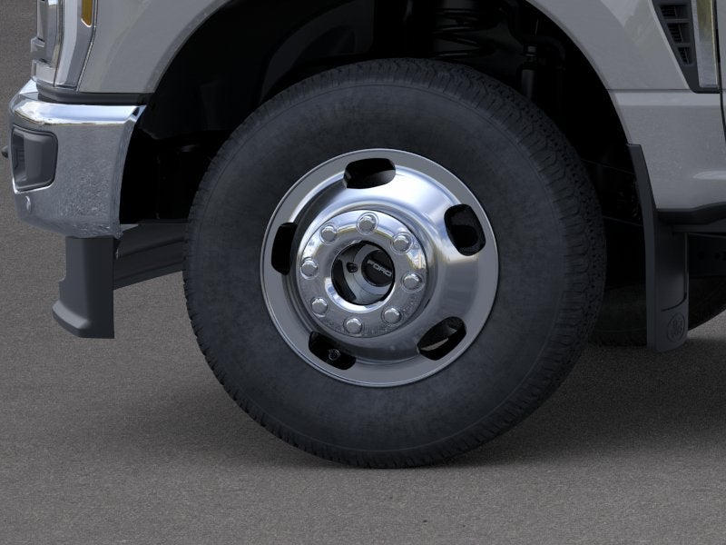 2026 Ford Super Duty F-350 DRW LARIAT 4WD Crew Cab 8' Box