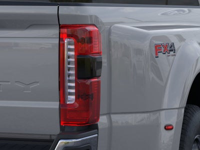 2026 Ford Super Duty F-350 DRW LARIAT 4WD Crew Cab 8' Box