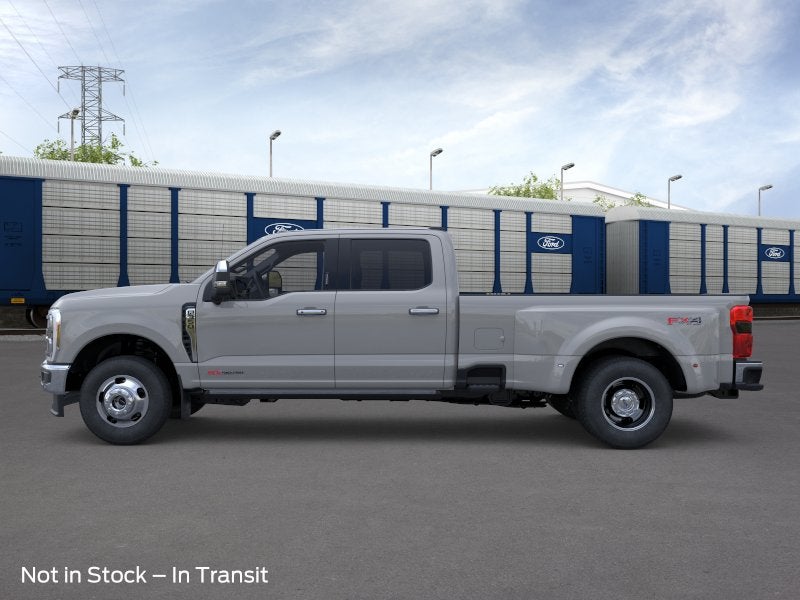 2026 Ford Super Duty F-350 DRW LARIAT 4WD Crew Cab 8' Box