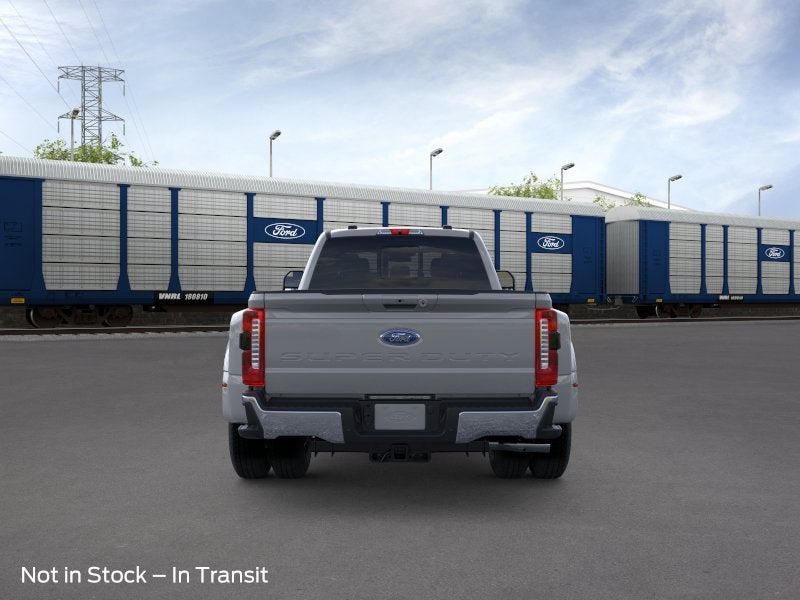 2026 Ford Super Duty F-350 DRW LARIAT 4WD Crew Cab 8' Box