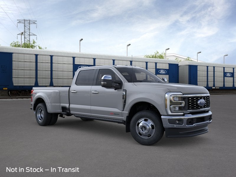 2026 Ford Super Duty F-350 DRW LARIAT 4WD Crew Cab 8' Box