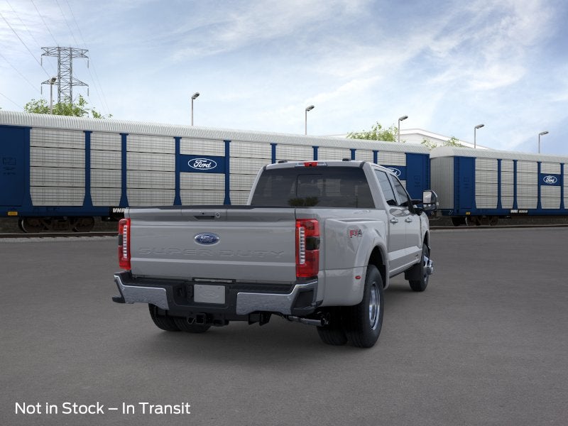 2026 Ford Super Duty F-350 DRW LARIAT 4WD Crew Cab 8' Box