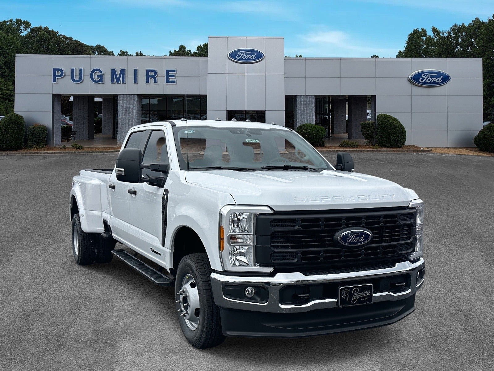 2026 Ford Super Duty F-350 DRW XL 4WD CREW CAB 8' BOX