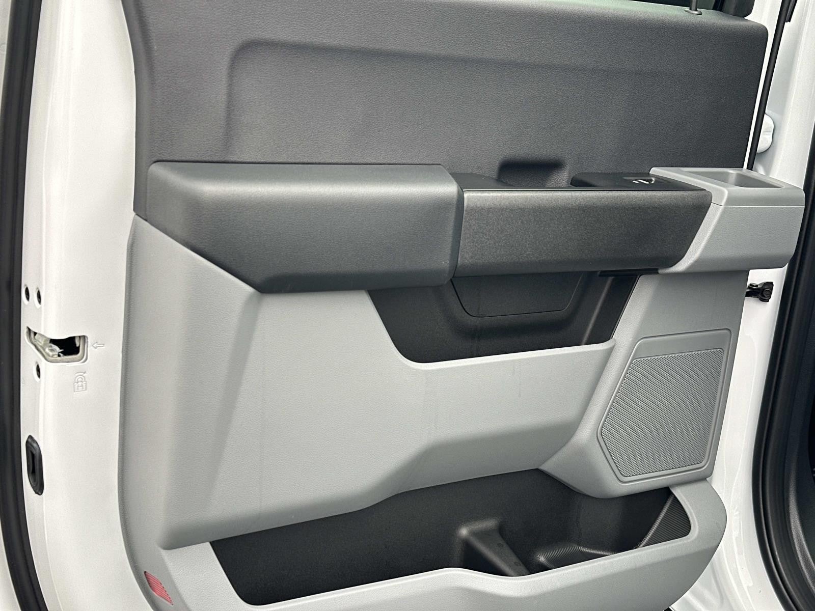 2026 Ford Super Duty F-350 DRW XL 4WD CREW CAB 8' BOX