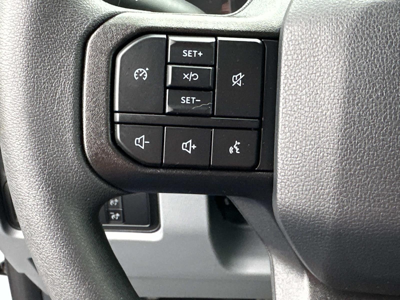 2026 Ford Super Duty F-350 DRW XL 4WD CREW CAB 8' BOX