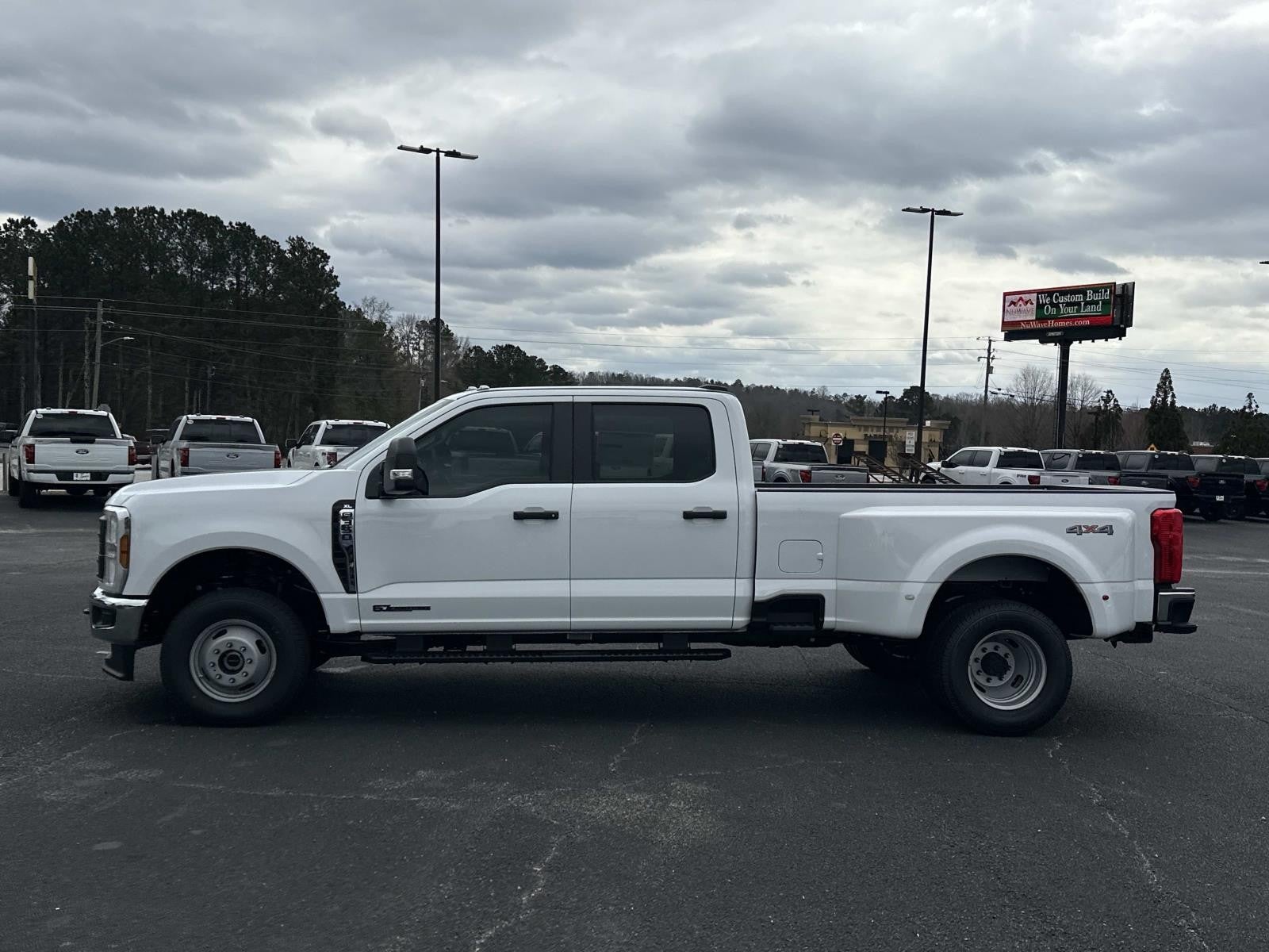 2026 Ford Super Duty F-350 DRW XL 4WD CREW CAB 8' BOX