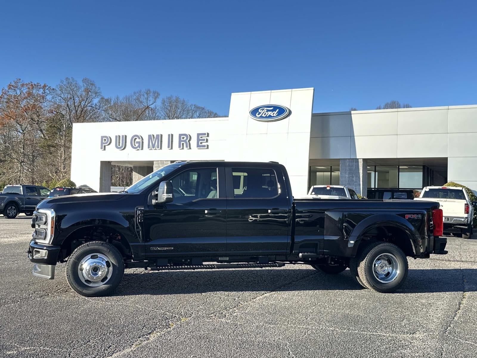 2026 Ford Super Duty F-350 DRW XL 4WD CREW CAB 8' BOX