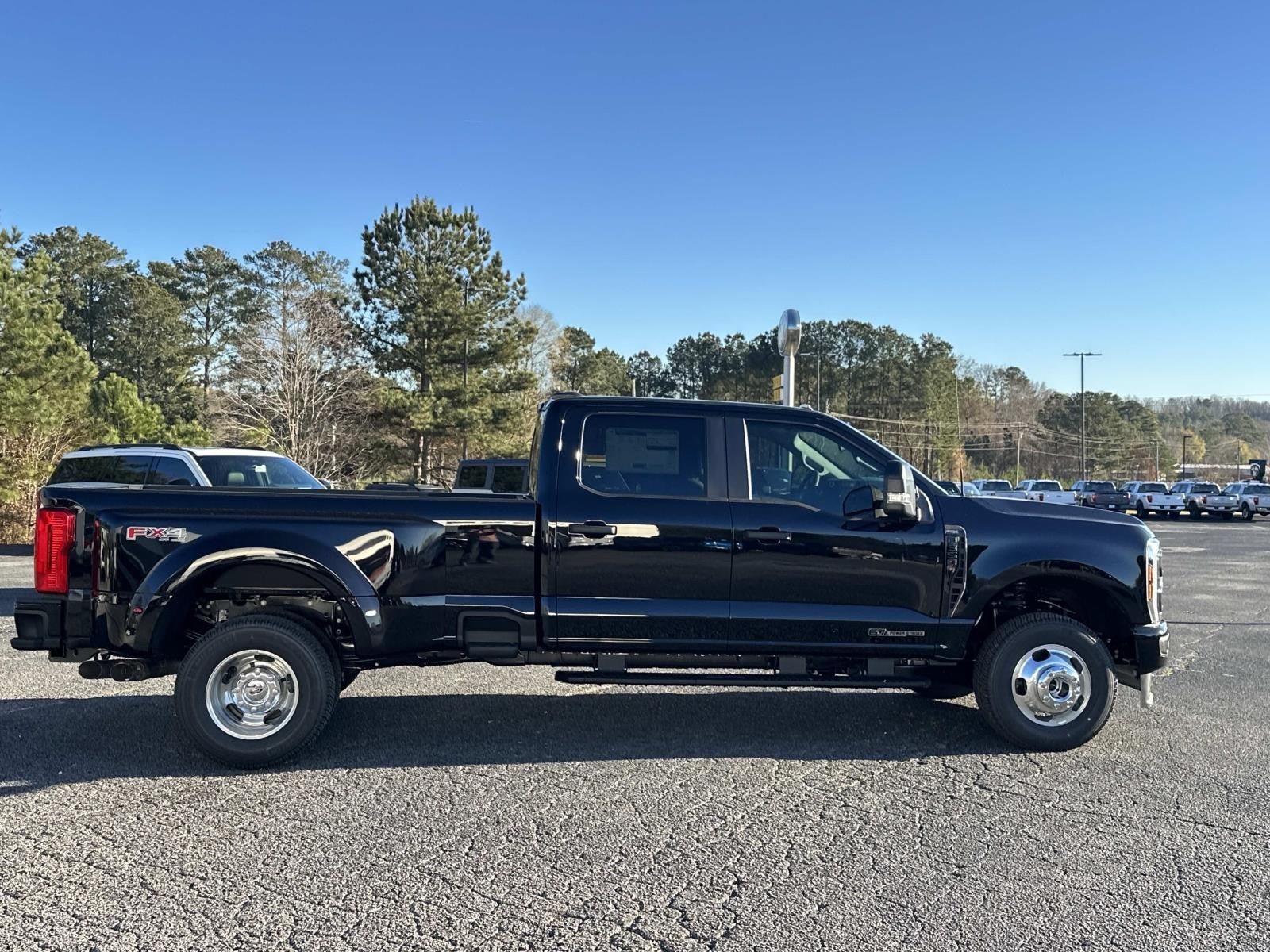 2026 Ford Super Duty F-350 DRW XL 4WD CREW CAB 8' BOX