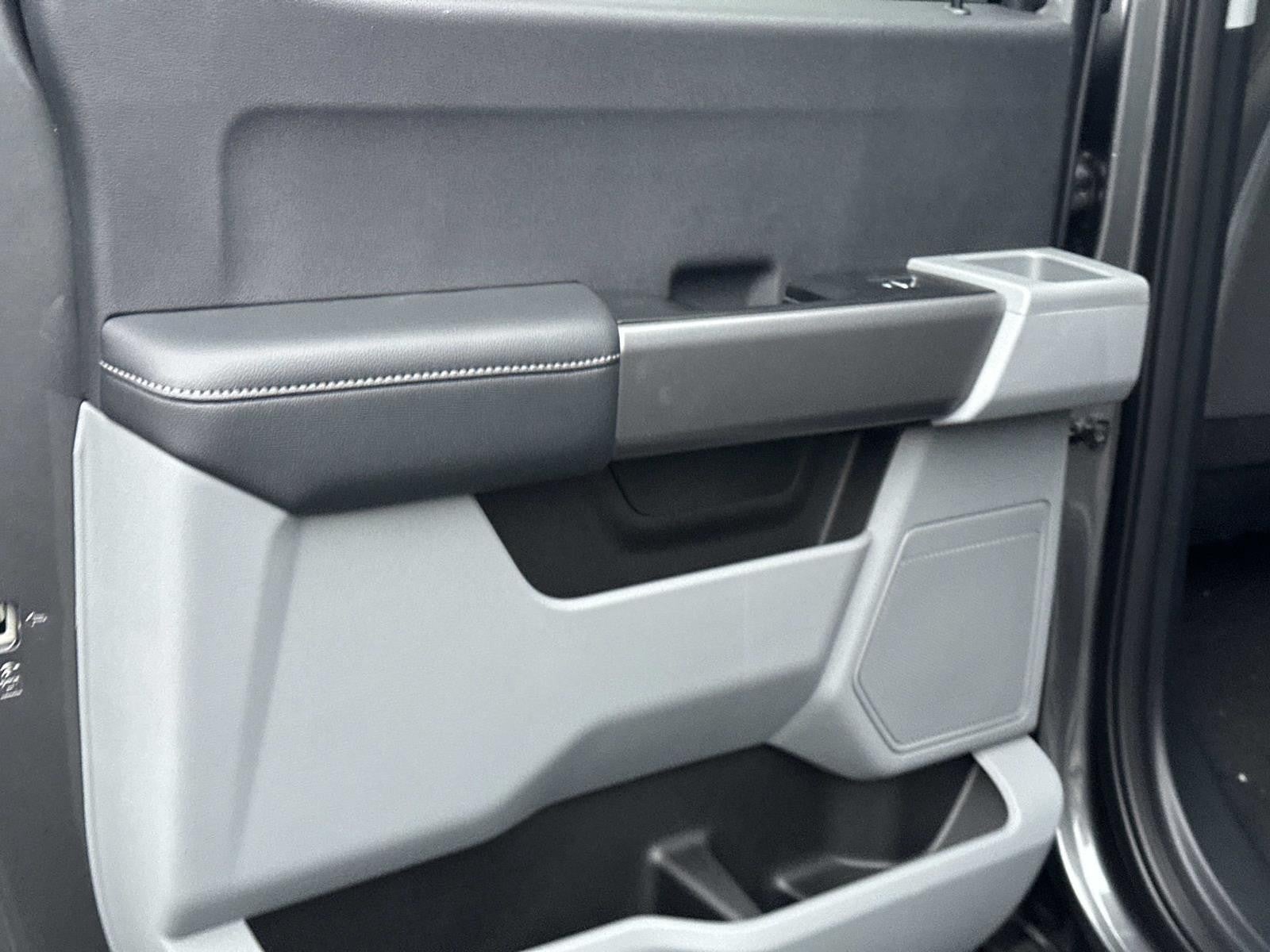 2026 Ford Super Duty F-350 DRW XL 4WD CREW CAB 8' BOX