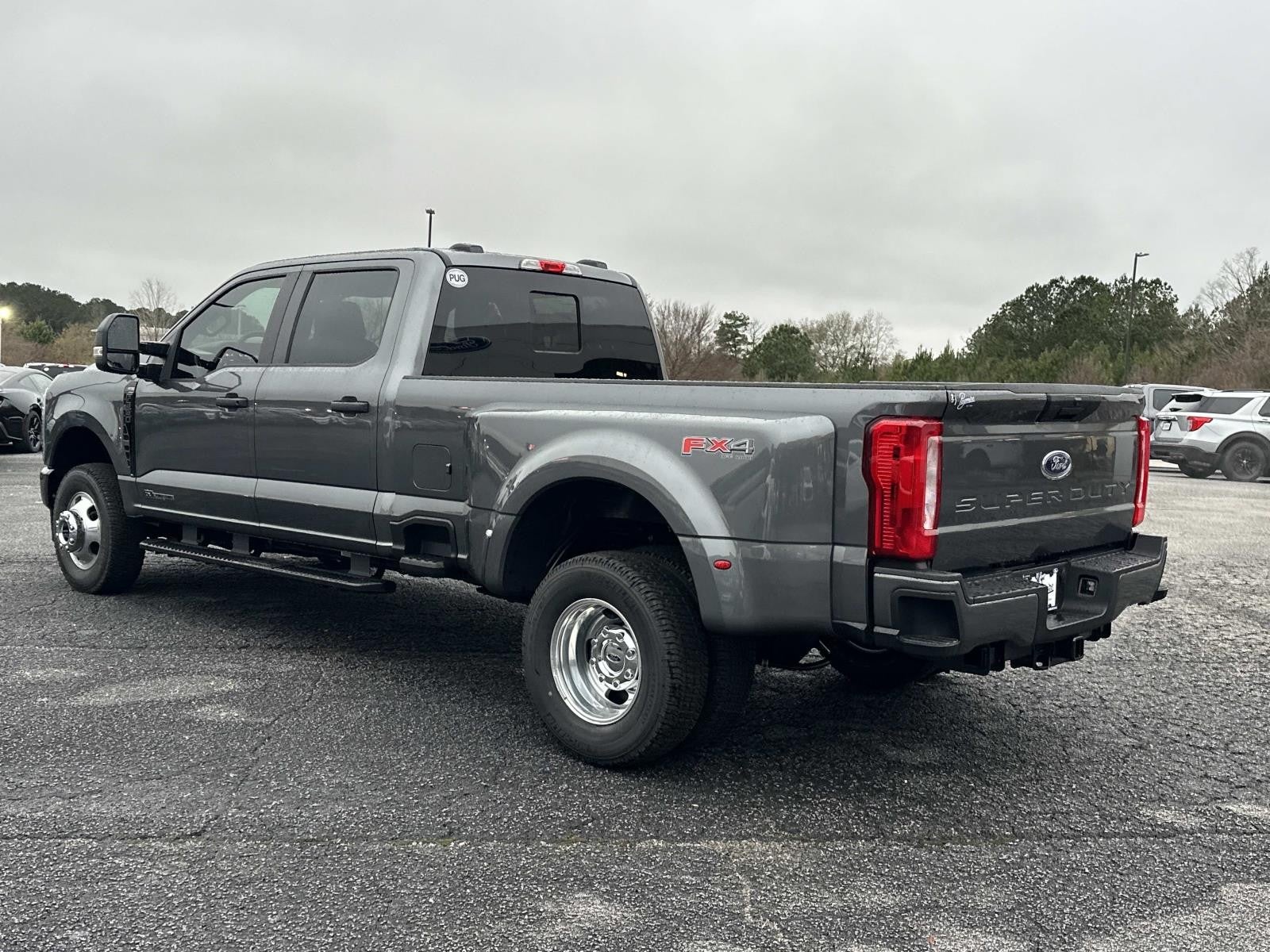 2026 Ford Super Duty F-350 DRW XL 4WD CREW CAB 8' BOX