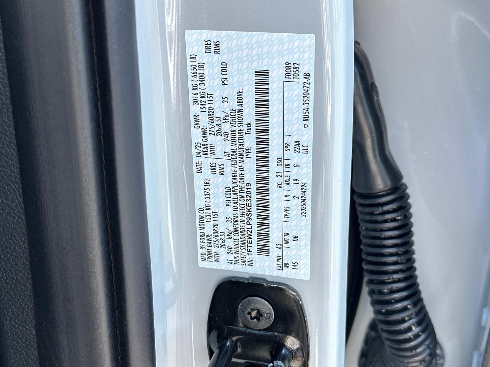 2025 Ford F-150 STX 4WD SUPERCREW 5.5' BO