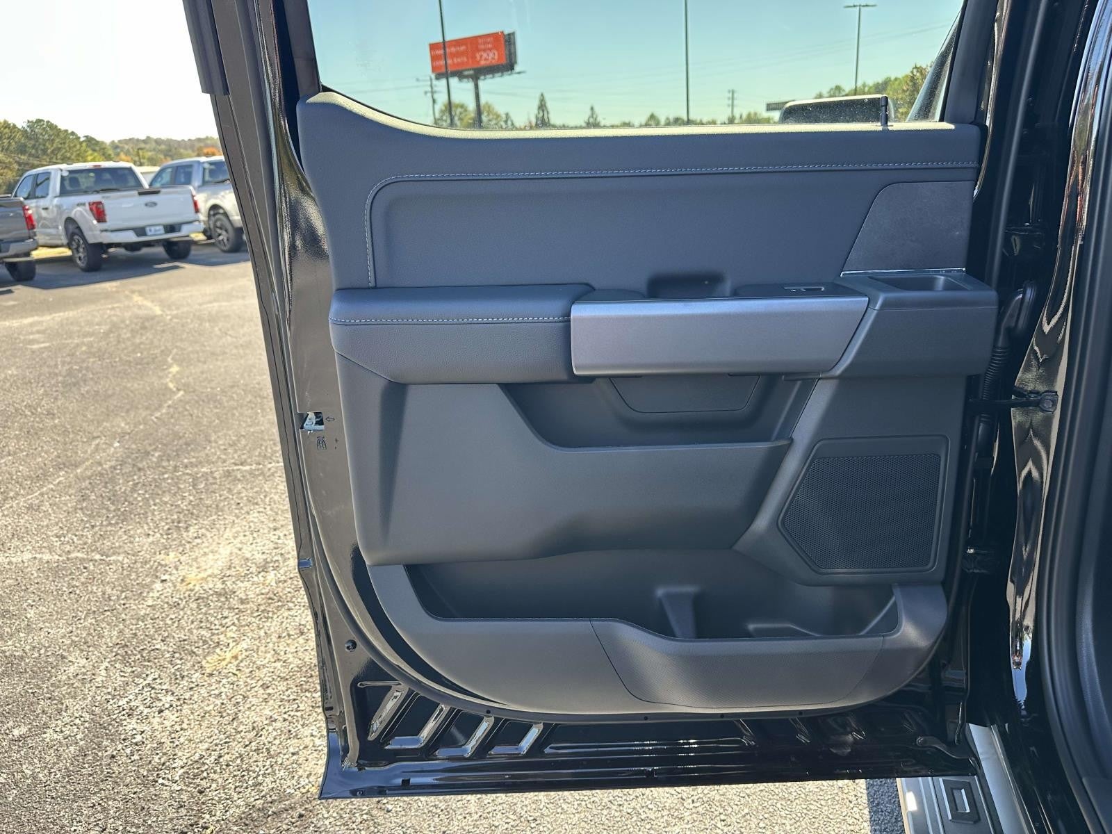 2025 Ford F-150 XLT 4WD SUPERCREW 5.5' BO