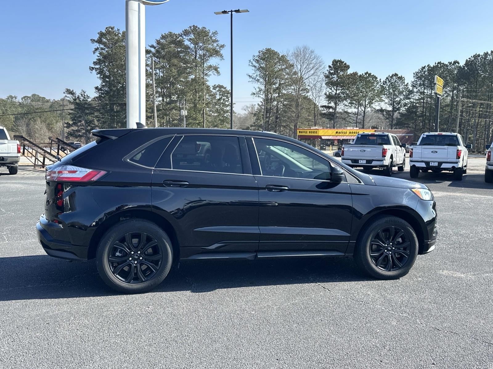 2022 Ford Edge SE