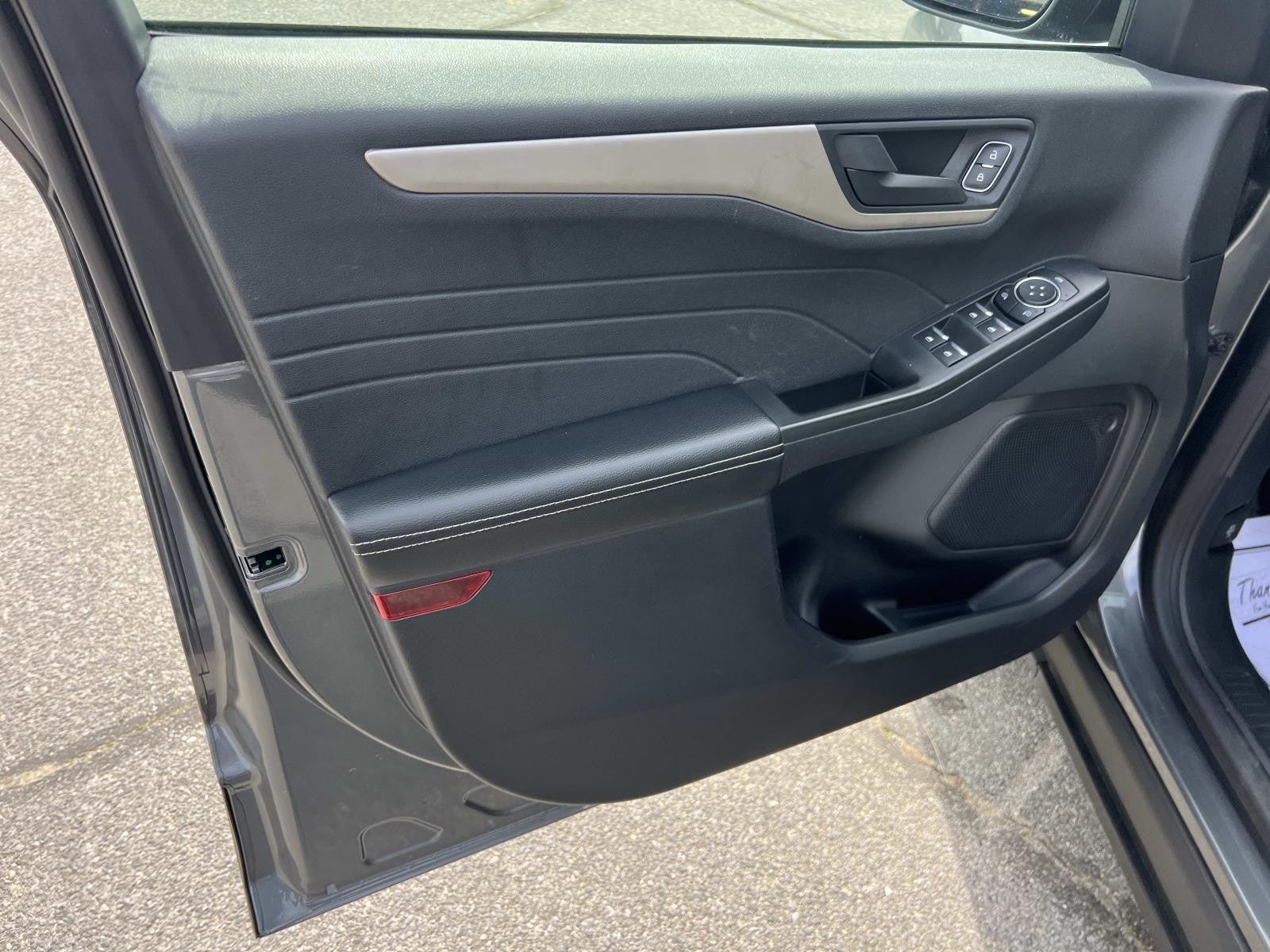 2022 Ford Escape SE HYBRID AWD