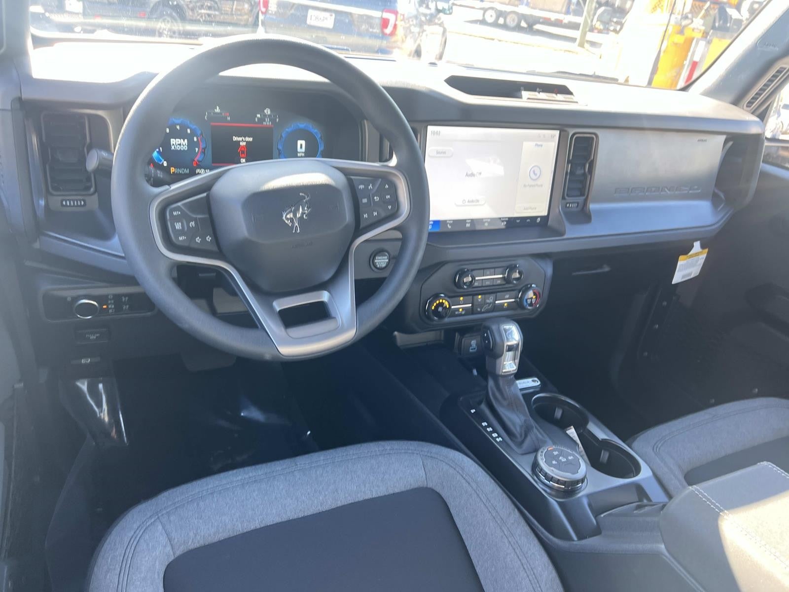 2025 Ford Bronco BASE 4 DOOR 4X4