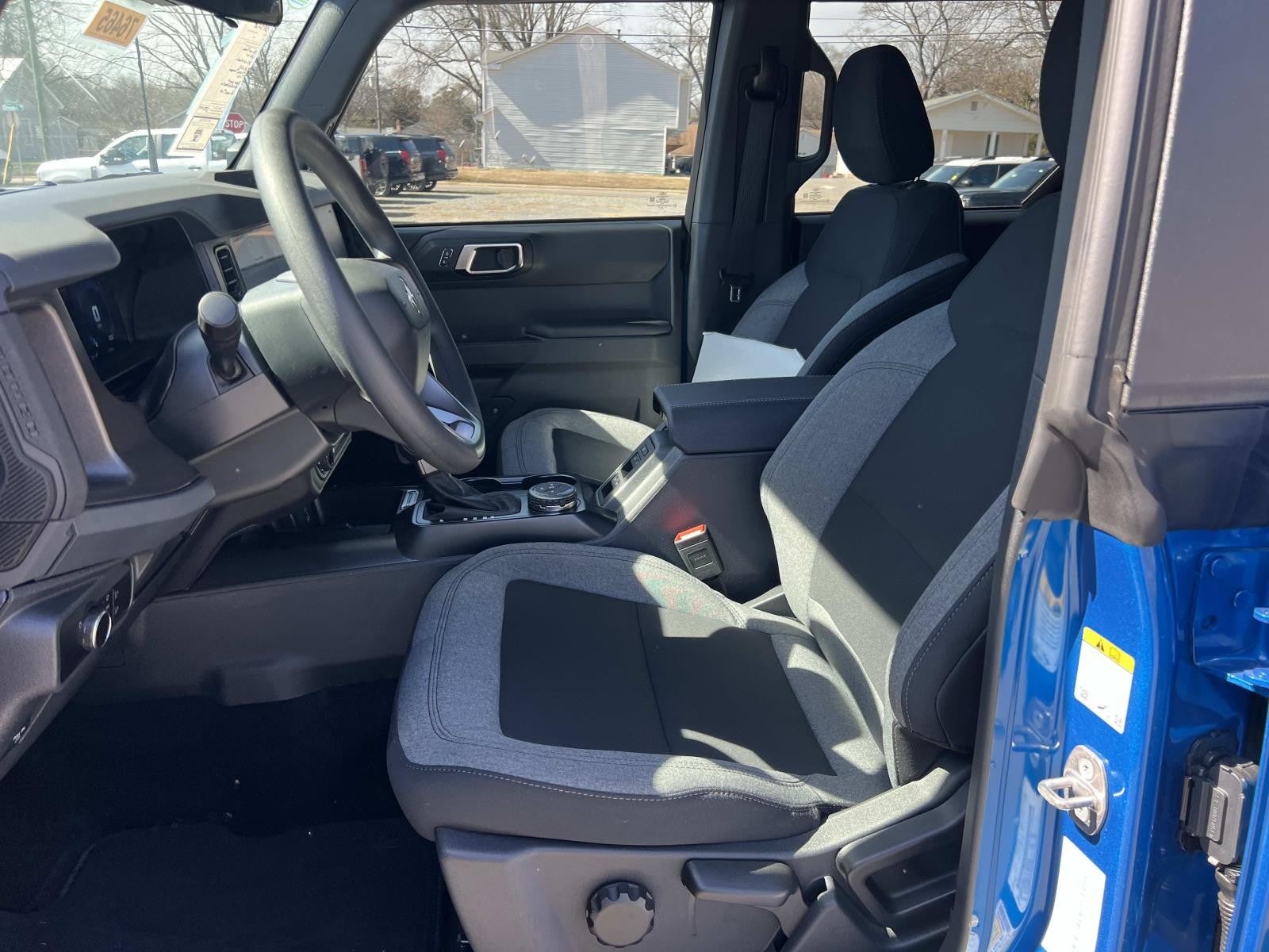 2025 Ford Bronco BASE 4 DOOR 4X4