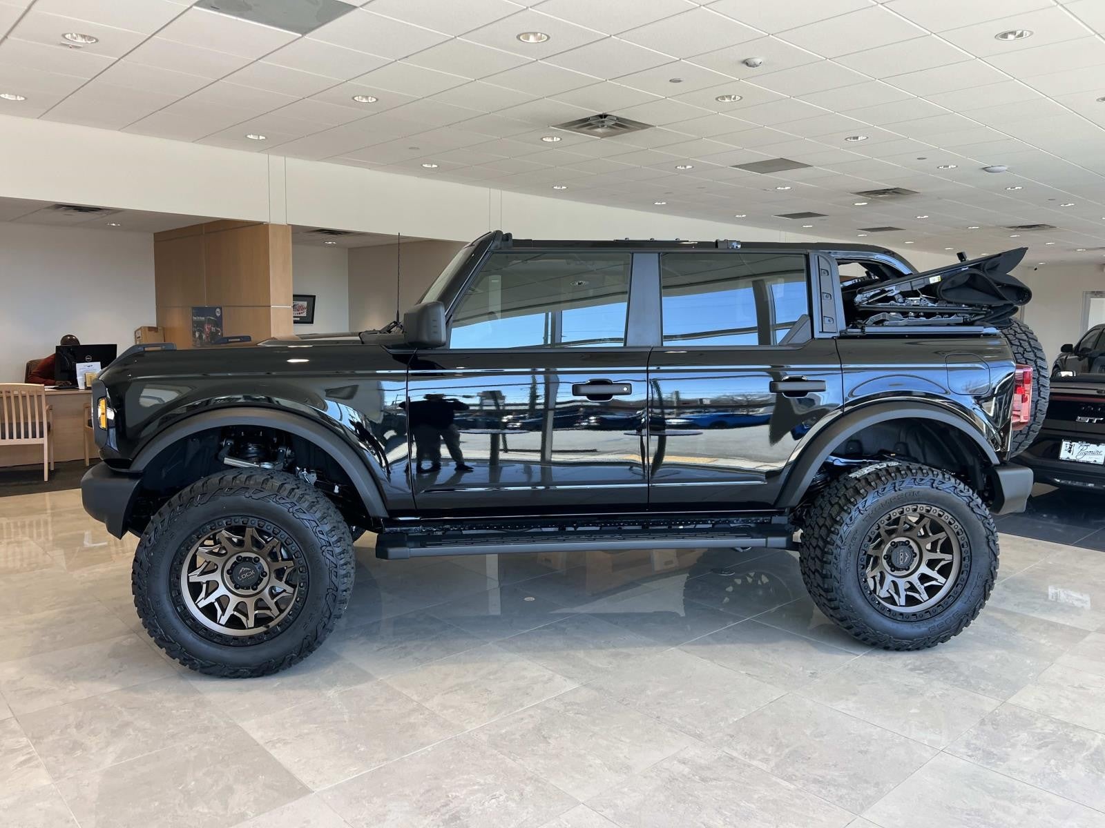 2025 Ford Bronco BASE 4 DOOR 4X4 PUG PACKAGE