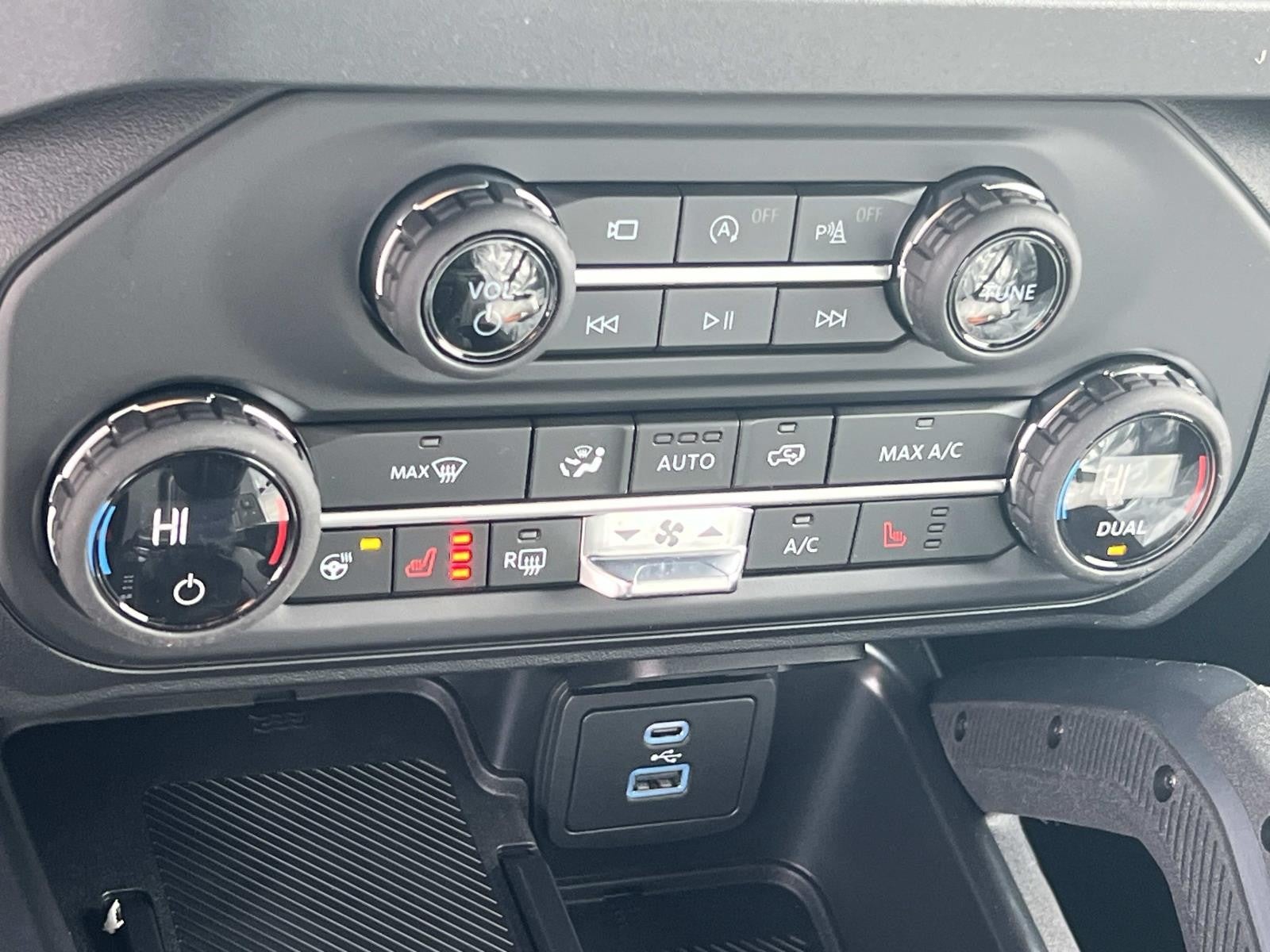 2025 Ford Bronco OUTER BANKS 4 DOOR 4X4