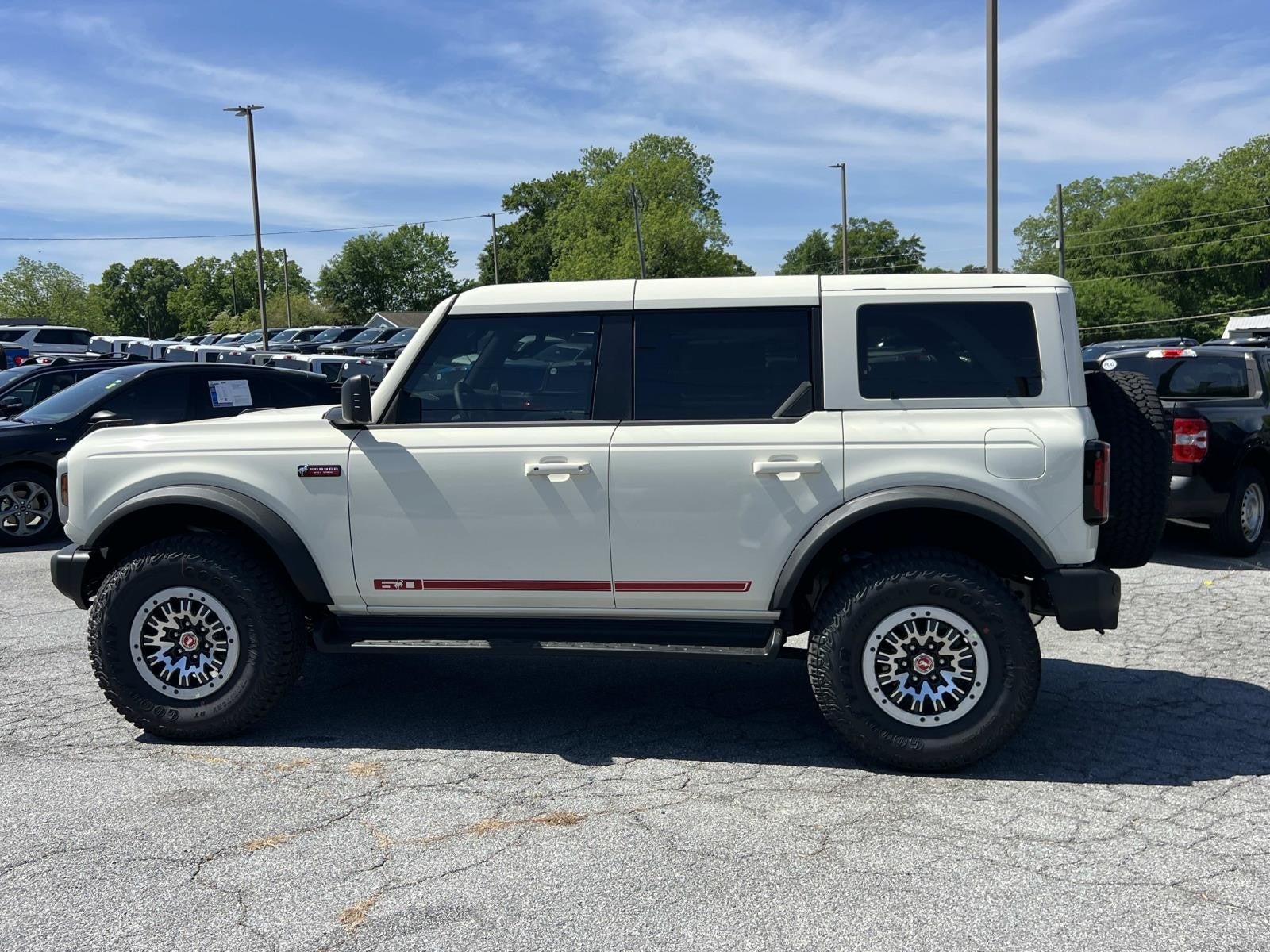 2025 Ford Bronco OUTER BANKS 4 DOOR 4X4