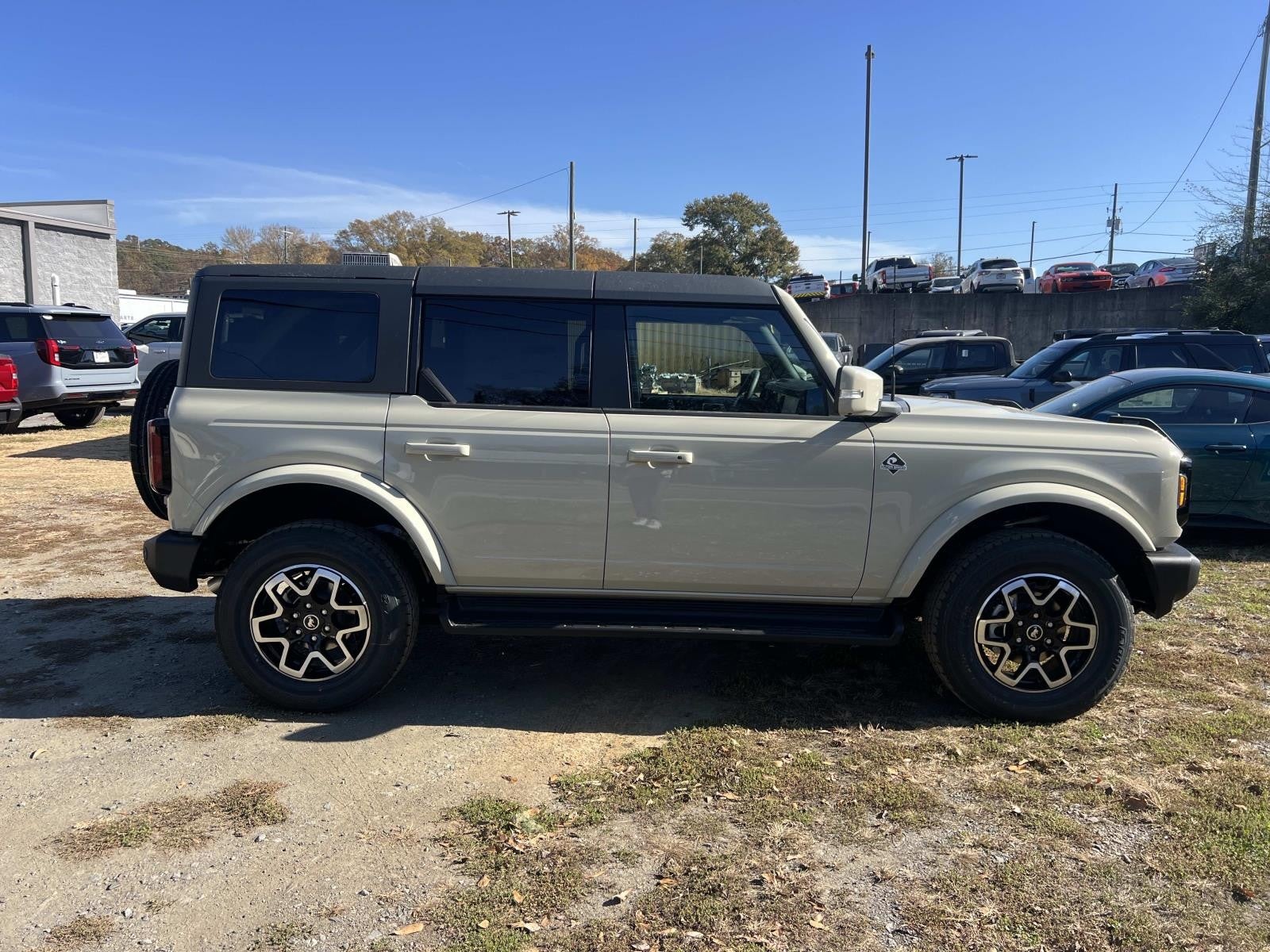 2025 Ford Bronco OUTER BANKS 4 DOOR 4X4