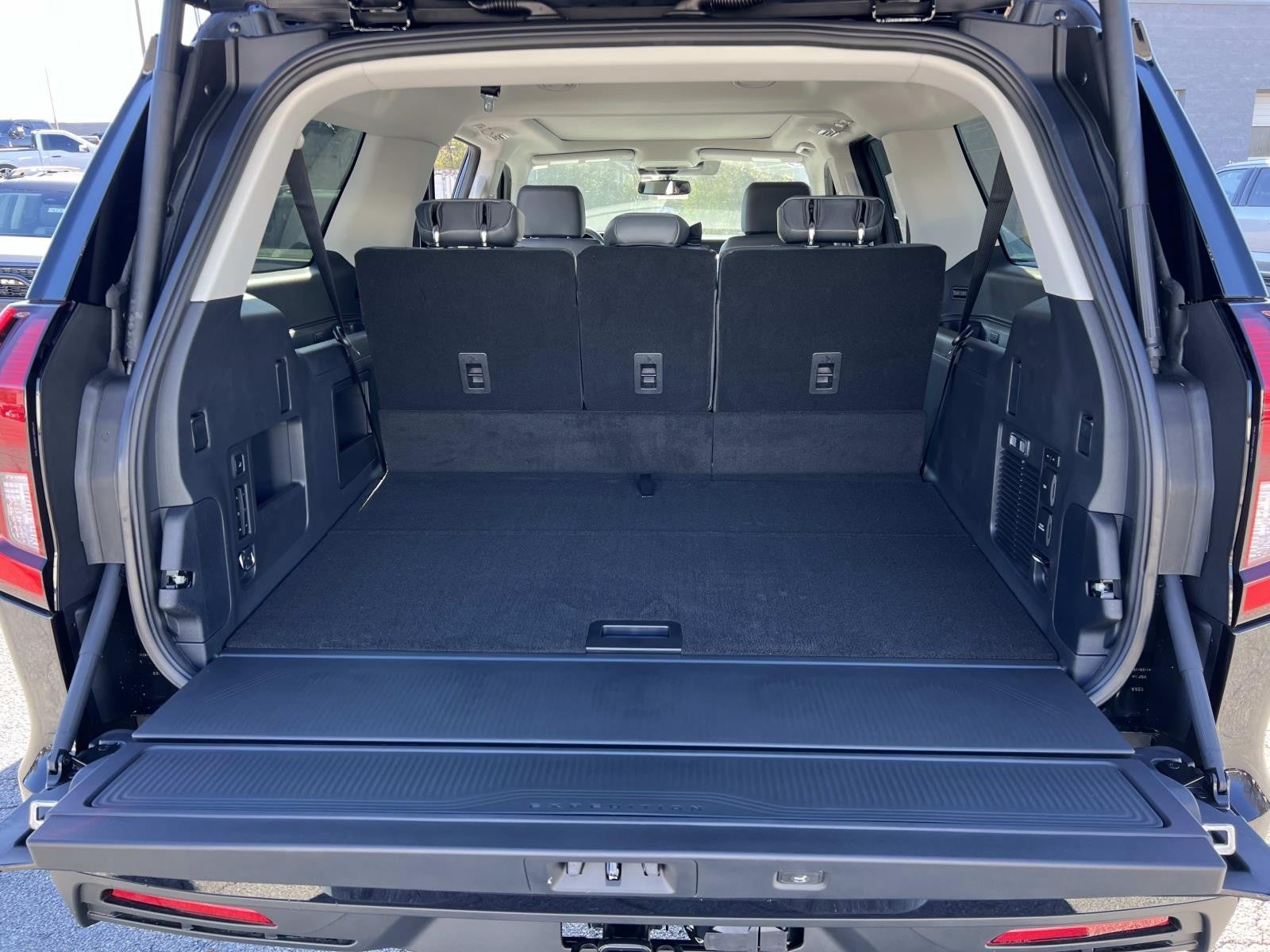 2025 Ford Expedition Max ACTIVE 4X2