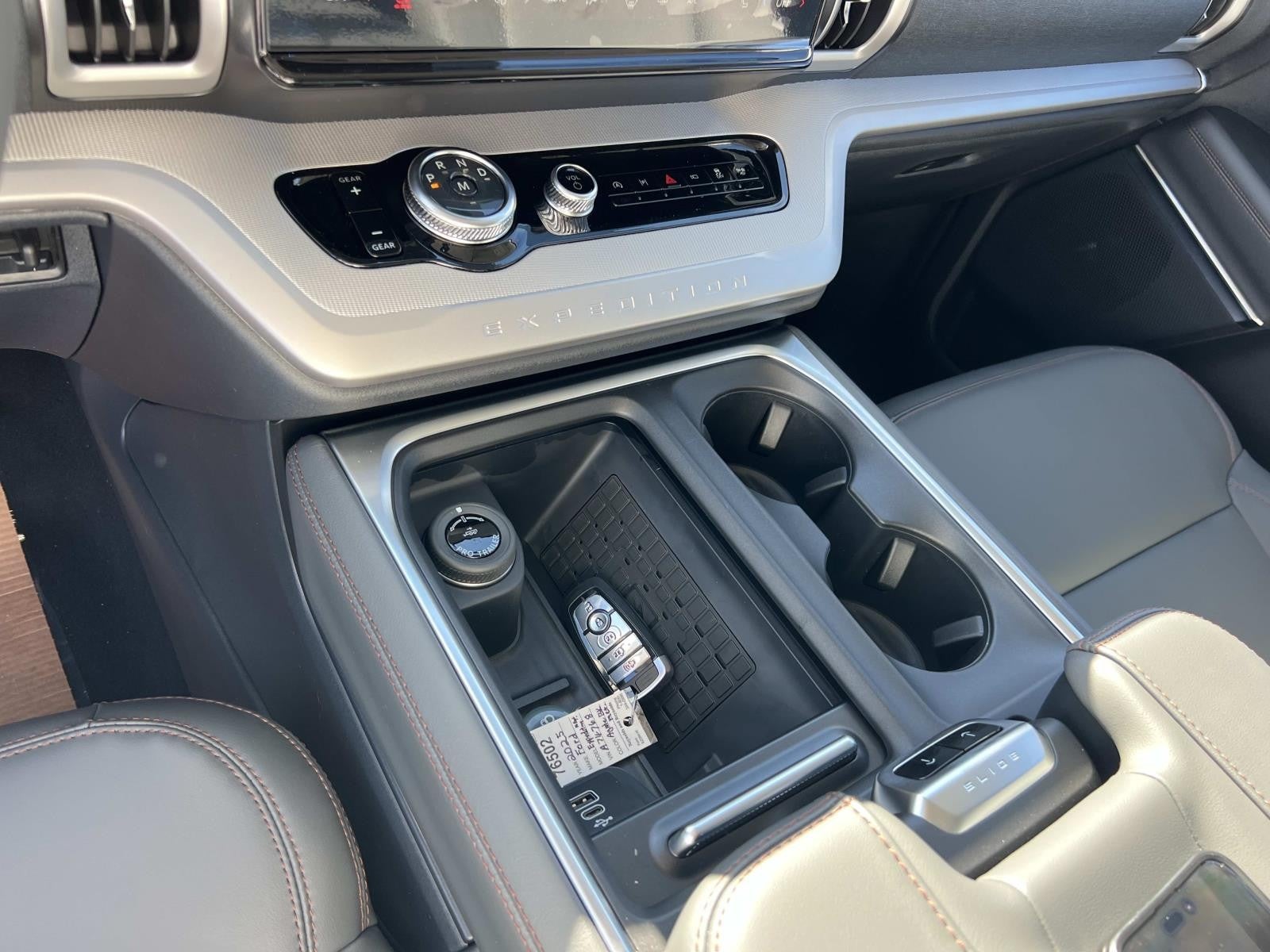 2025 Ford Expedition Max ACTIVE 4X2