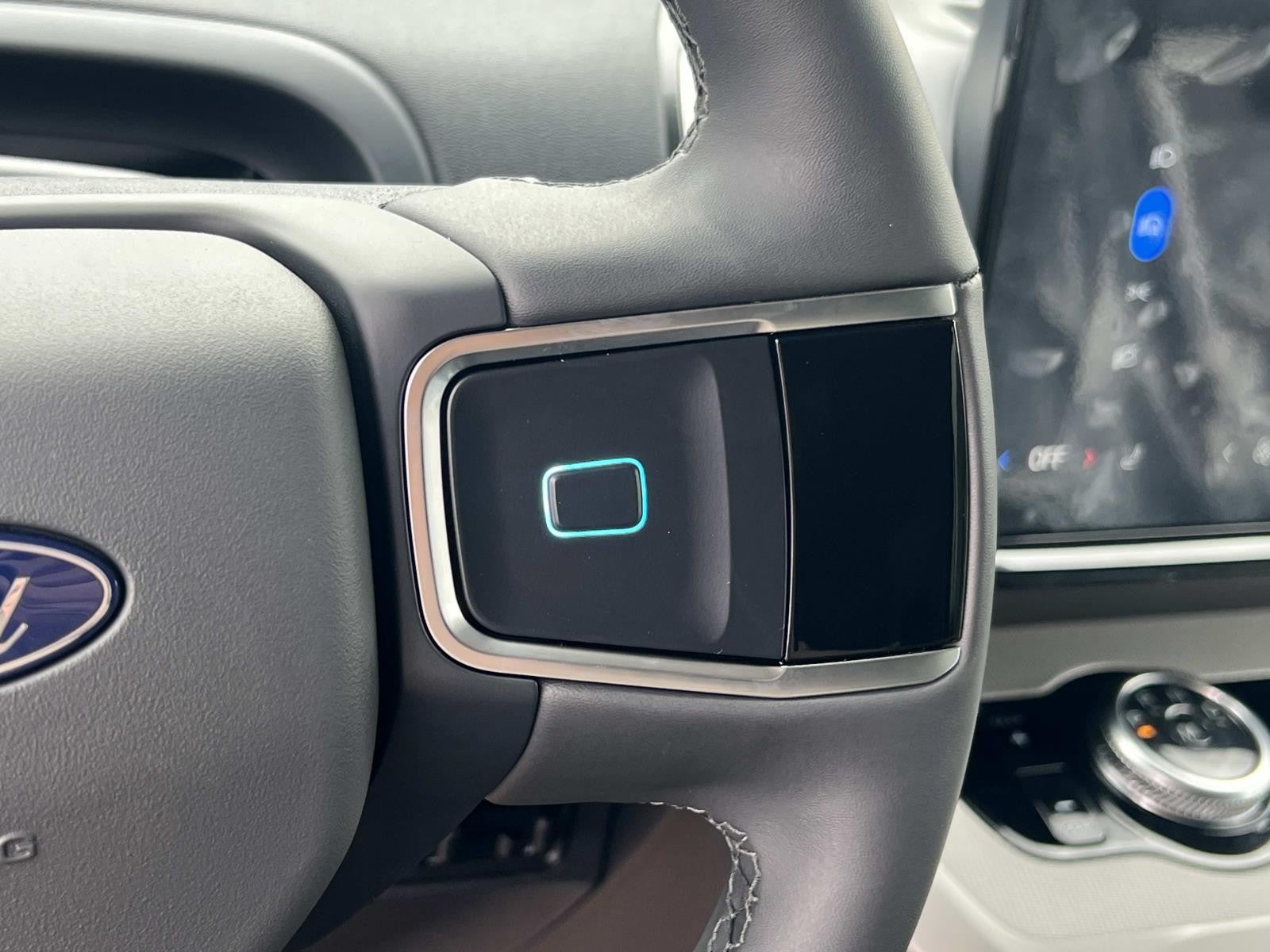 2026 Ford Expedition ACTIVE 4X2