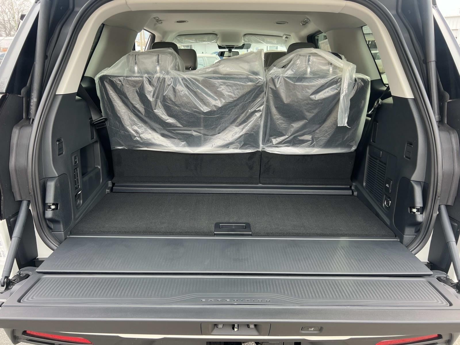 2026 Ford Expedition ACTIVE 4X2