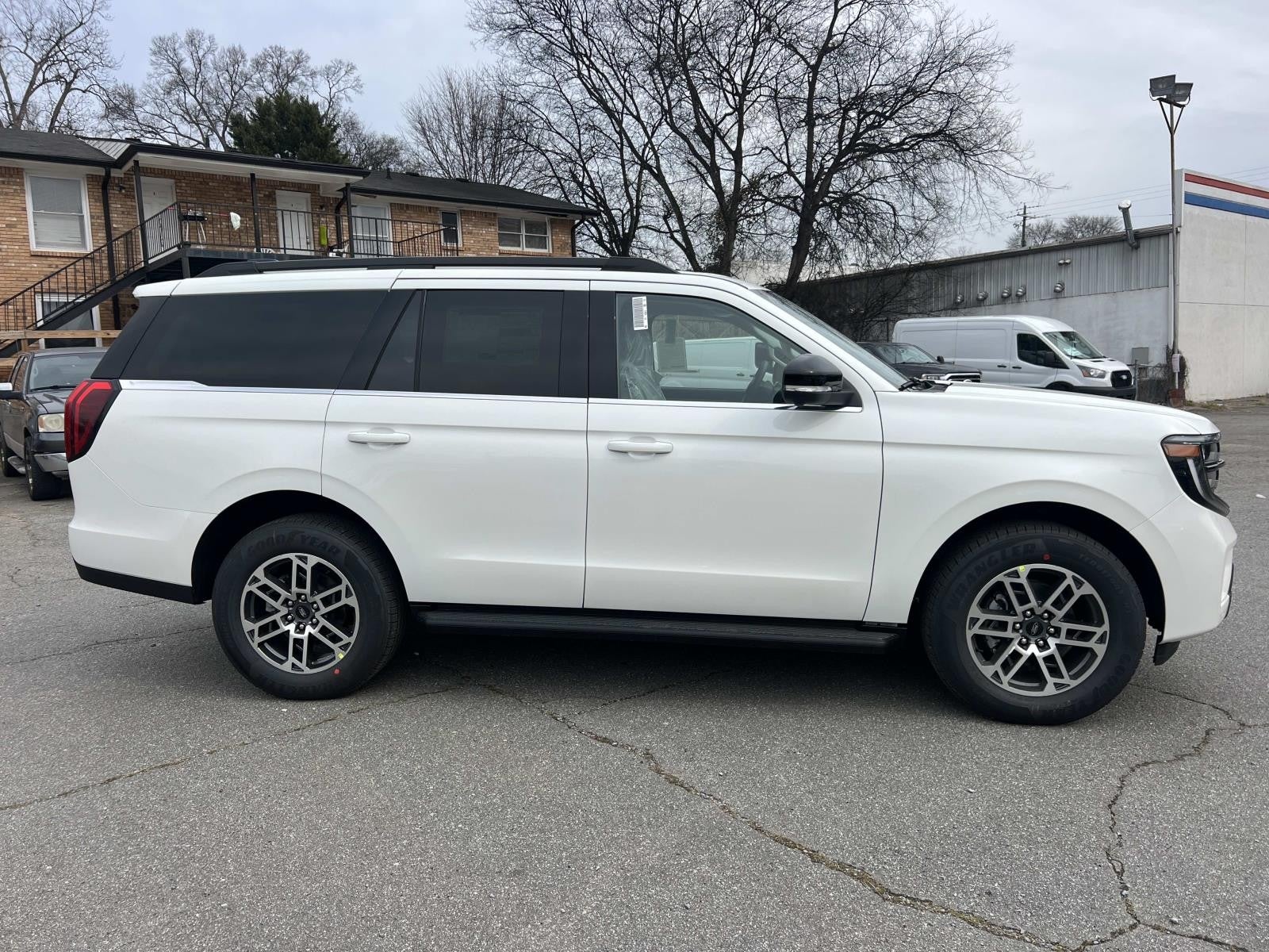 2026 Ford Expedition ACTIVE 4X2