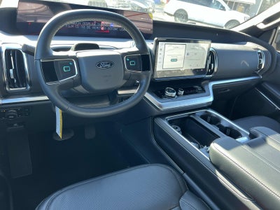 2026 Ford Expedition PLATINUM 4X4